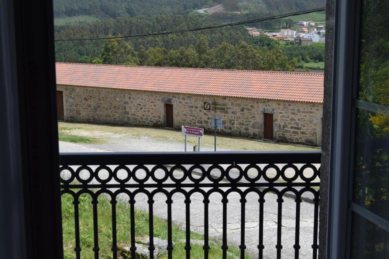 Pension De Moraime Exterior photo